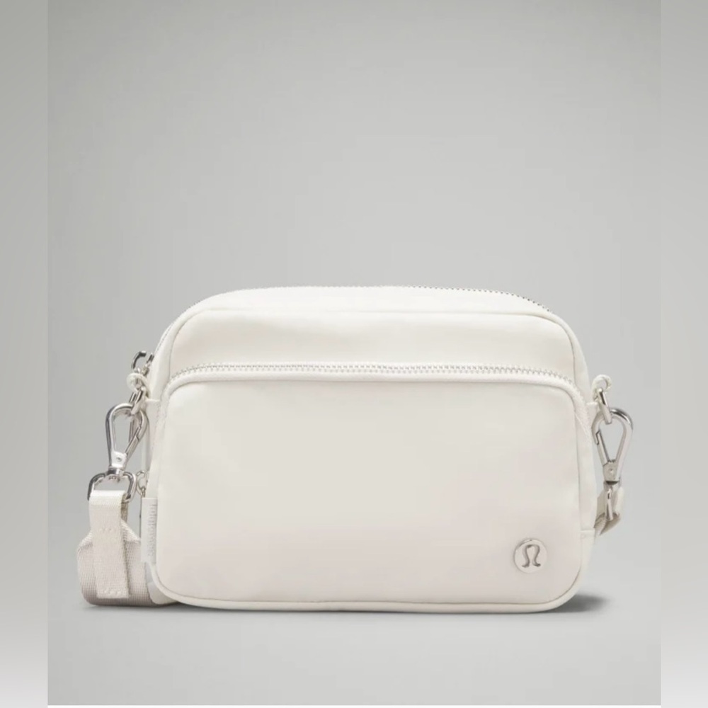 NWT Lululemon Everywhere Crossbody Bag 2L Metal Hardware